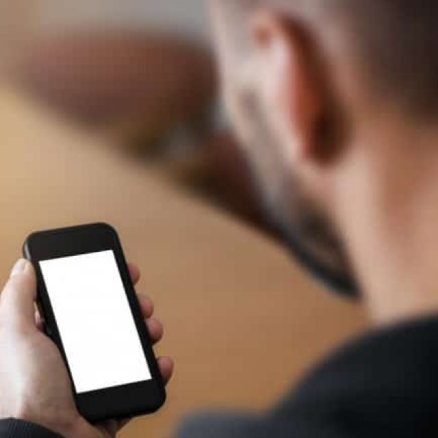 SOLEDAD Y CELULAR